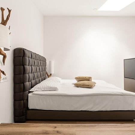 Hotel Harmonija Spa & Free Parking Mengeš Kültér fotó