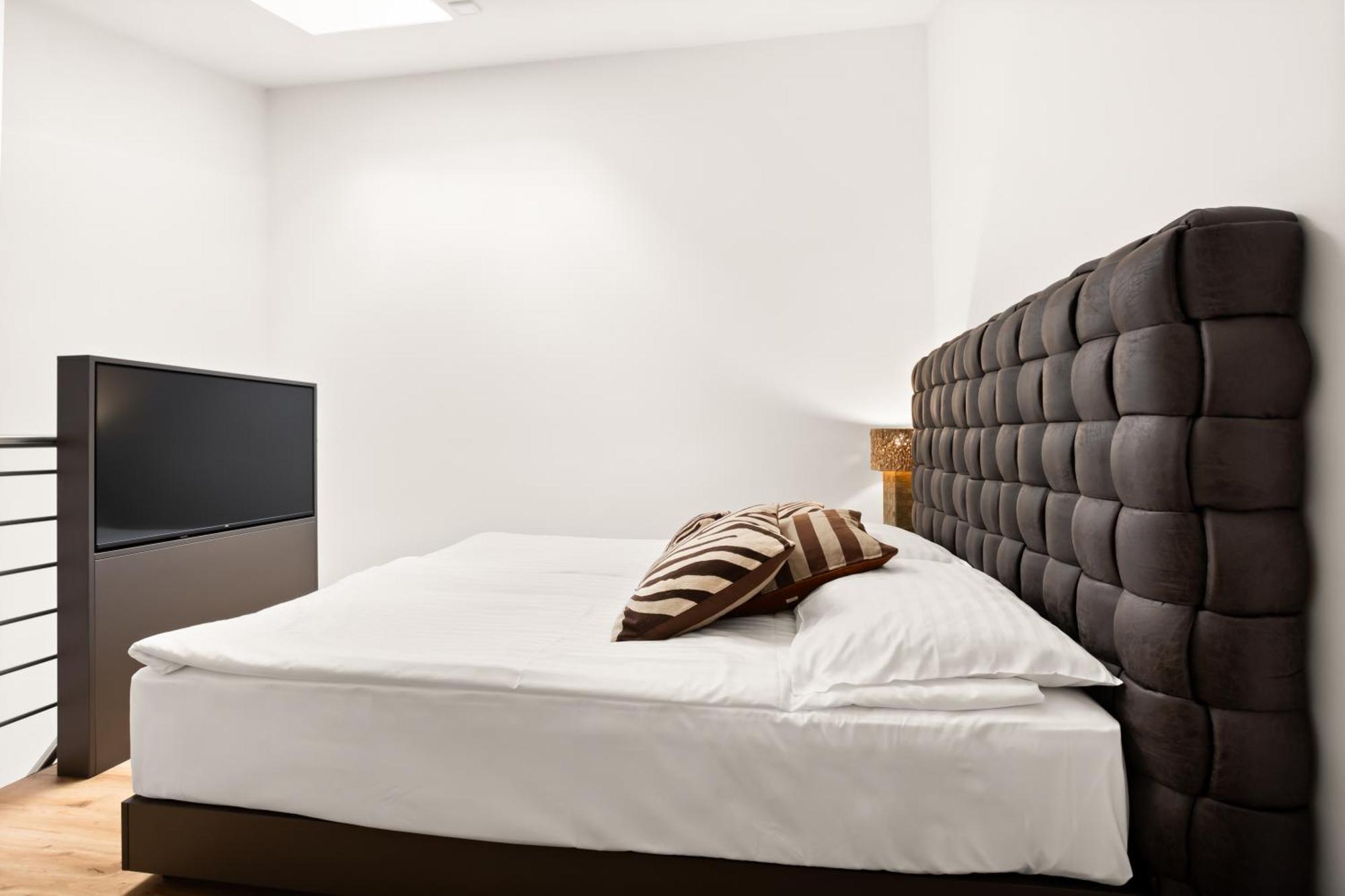 Hotel Harmonija Spa & Free Parking Mengeš Kültér fotó