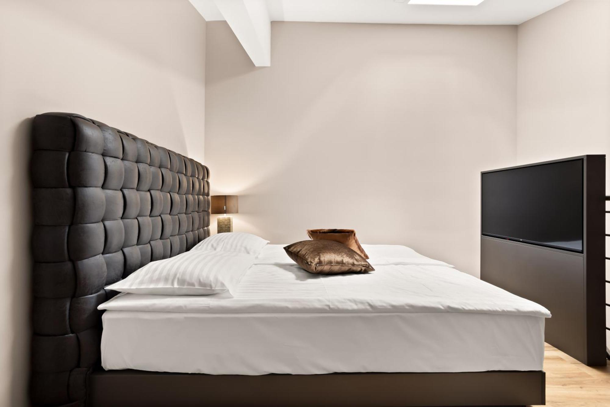 Hotel Harmonija Spa & Free Parking Mengeš Kültér fotó