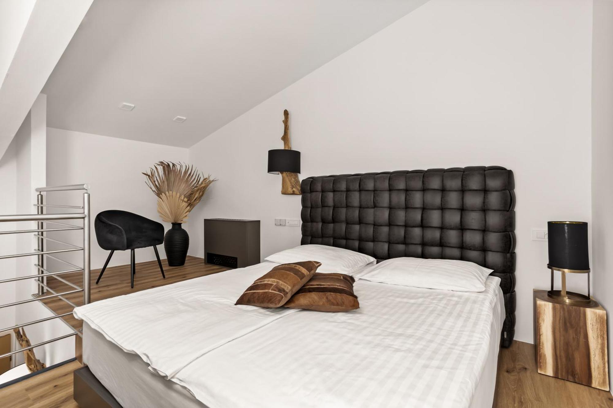 Hotel Harmonija Spa & Free Parking Mengeš Kültér fotó