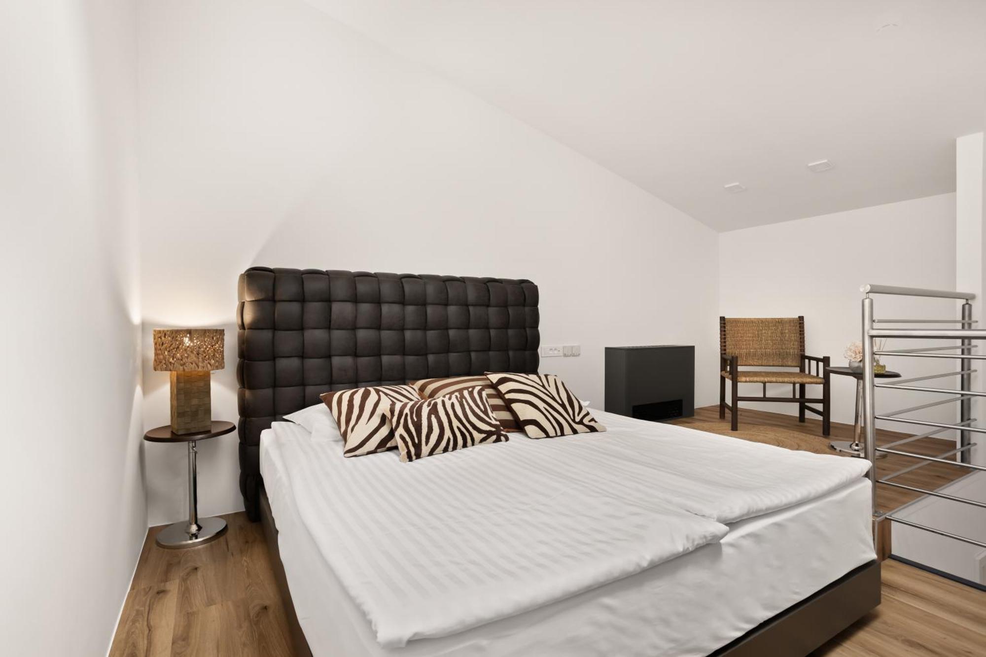 Hotel Harmonija Spa & Free Parking Mengeš Kültér fotó